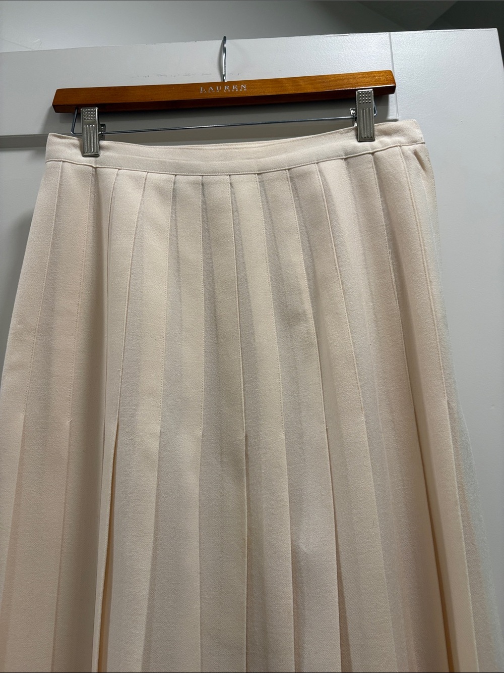 Christian Dior Vintage 100% Wool pleated Midi Skirt—STUNNING! Event, Basic—EUC. - Picture 2 of 8